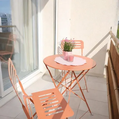 Apartmán La Maison Du Voyageur - Centre - Climatise - Familial Nîmes