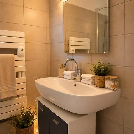 Apartment La Maison Du Voyageur - Centre - Climatise - Familial Nîmes